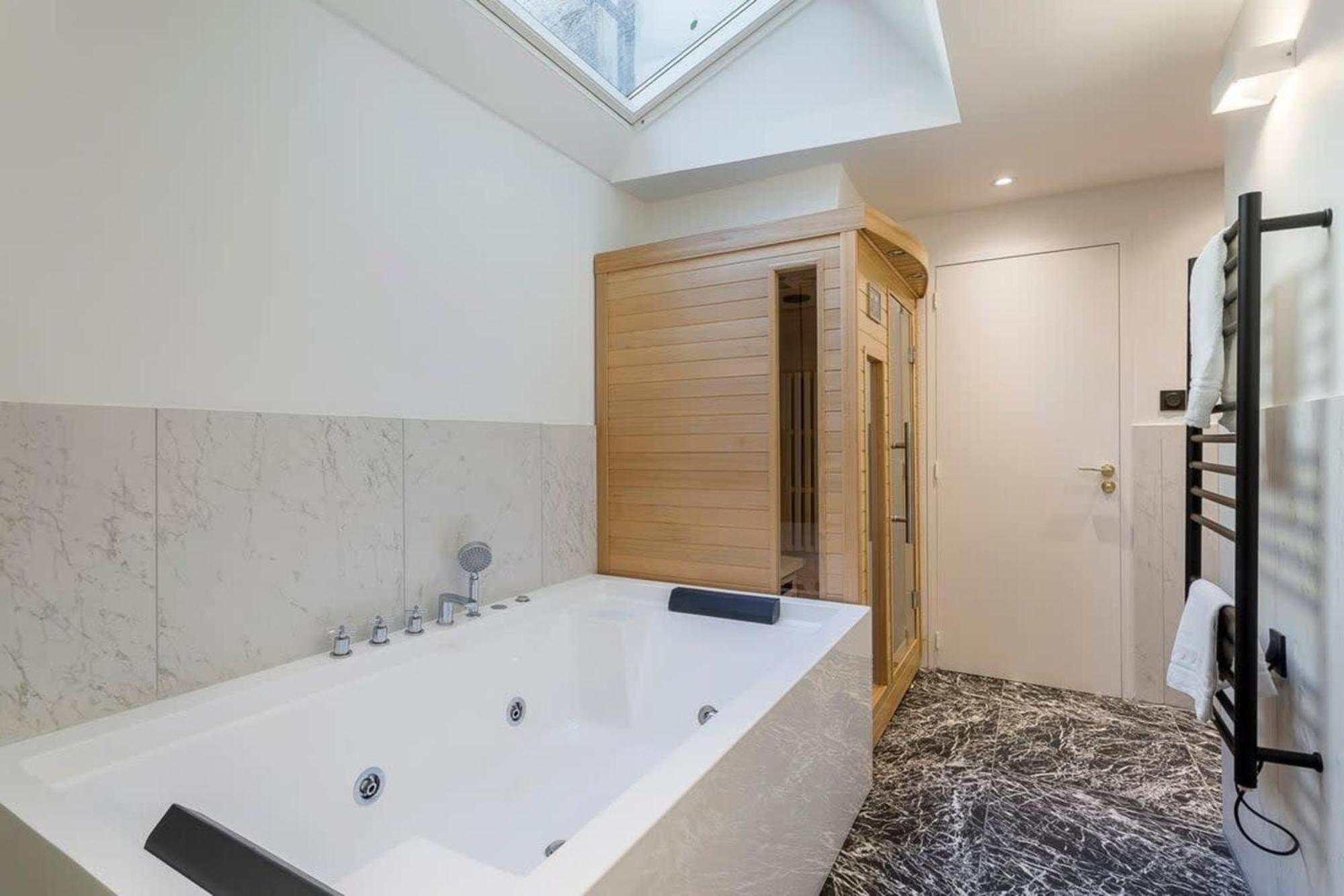 Victor Hugo Romantic Suite - Sauna Et Balneo Lião Exterior foto